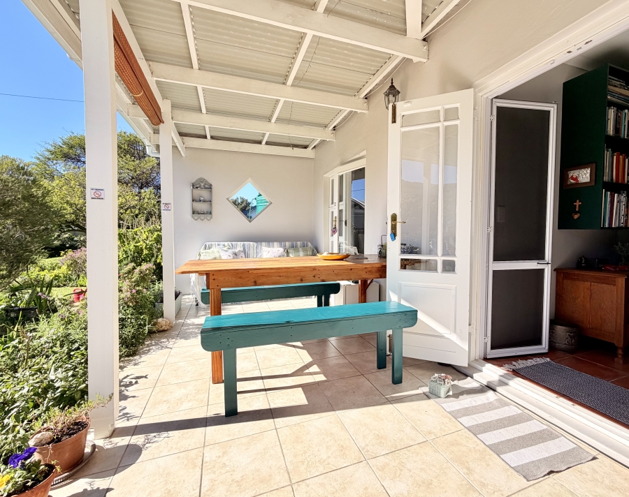2 Bedroom Property for Sale in Sandbaai Western Cape